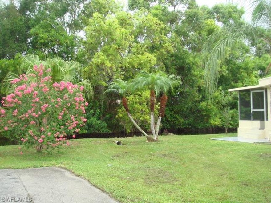 Great location, WITH NEW REMODELING ,West Wind Estate, located at the very end of the street with a great canal view, Excellent for fishing...overlook your peaceful view from the screened in lanai. This 2/2 has all new six piece appliance set with brand new carpet and new paint on the exterior…

SELLER IS ALSO WILLING TO RENT