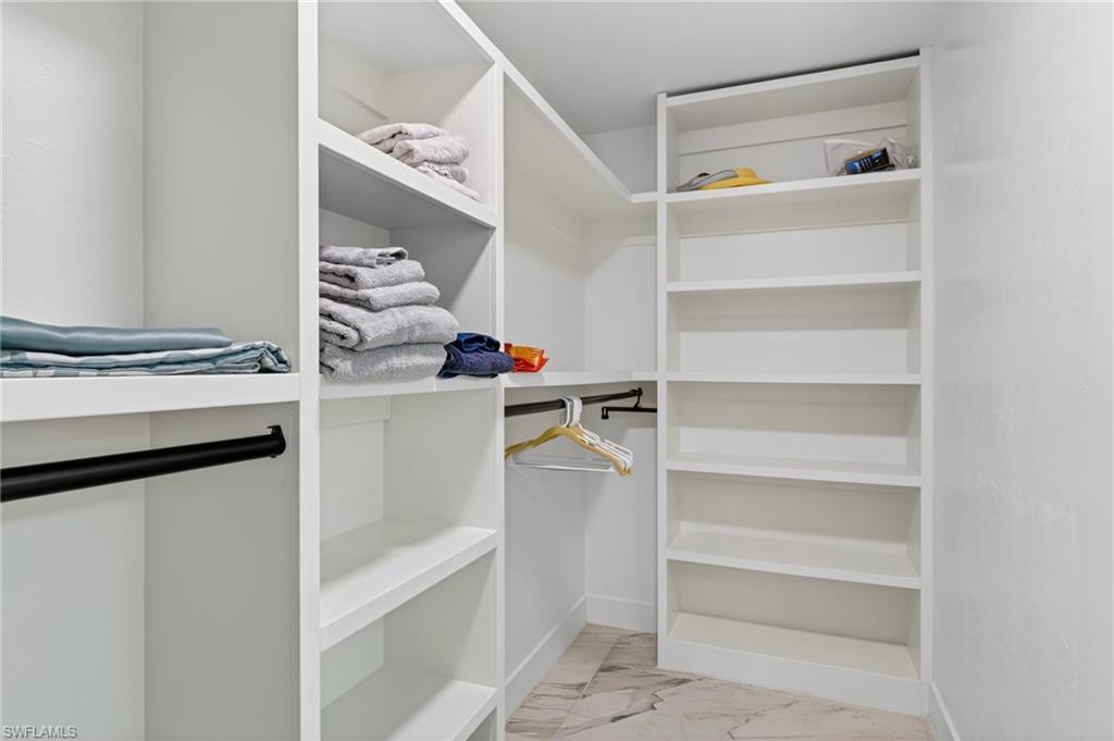 KELLY GREENS - Residential