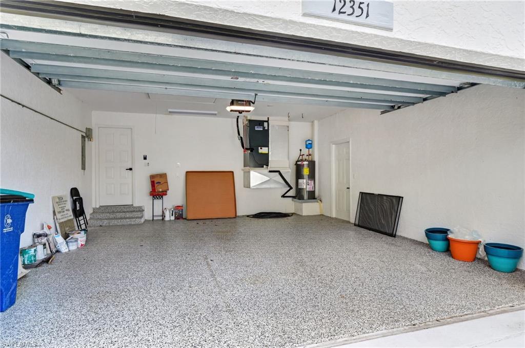 KELLY GREENS - Residential