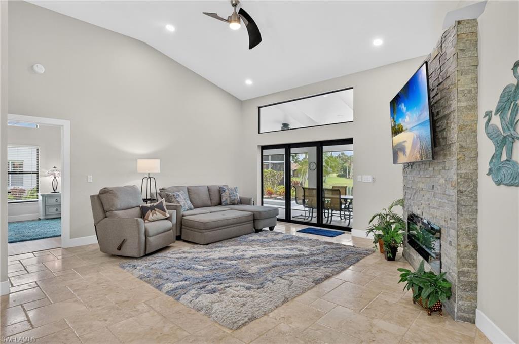 KELLY GREENS - Residential