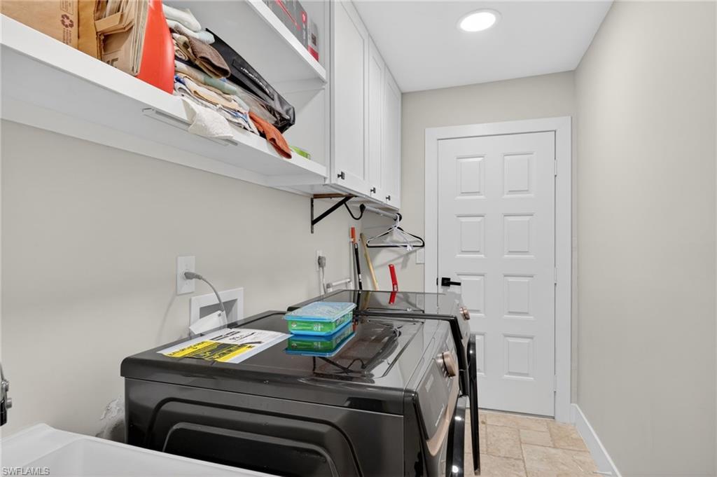 KELLY GREENS - Residential