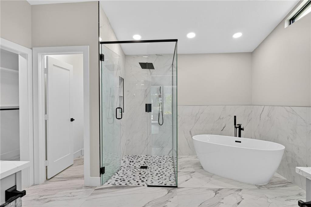 KELLY GREENS - Residential