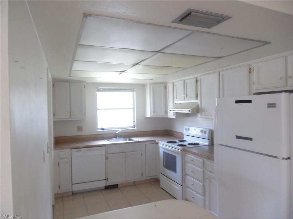 NAPLES PARK - Residential