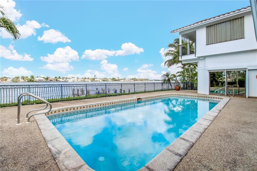 ROYAL HARBOR - Residential