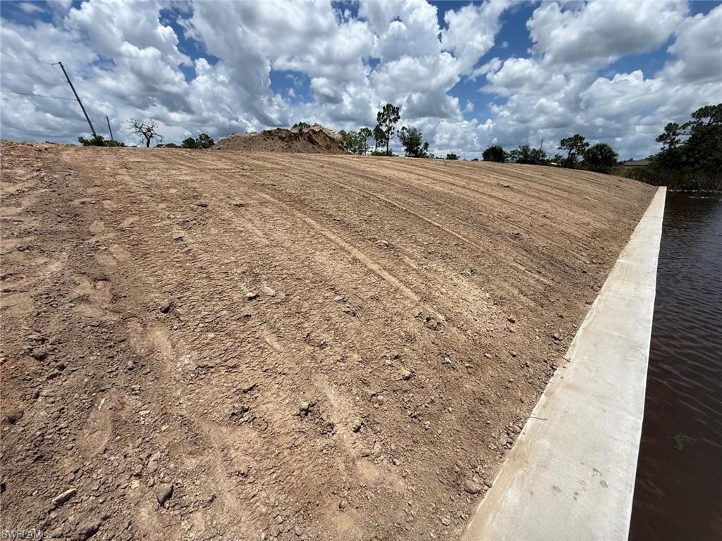CAPE CORAL - Land