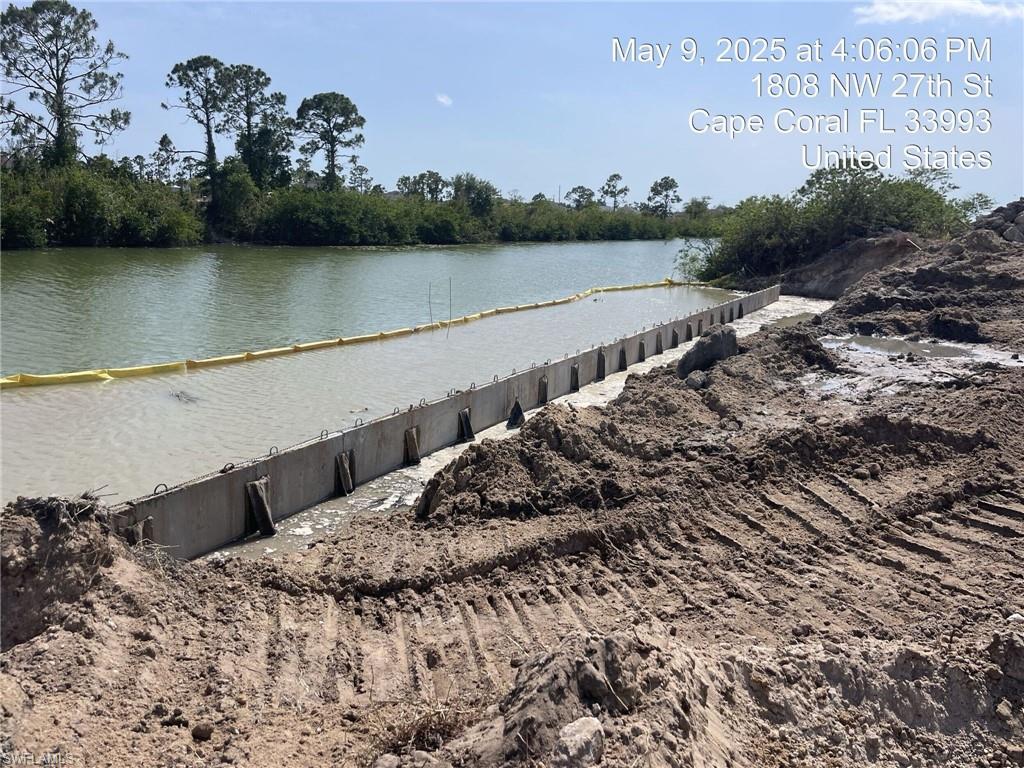 CAPE CORAL - Land
