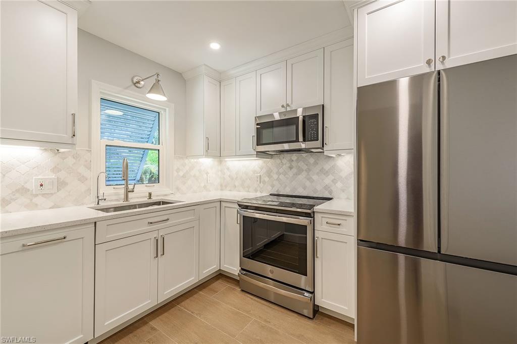 301 Ridge DR