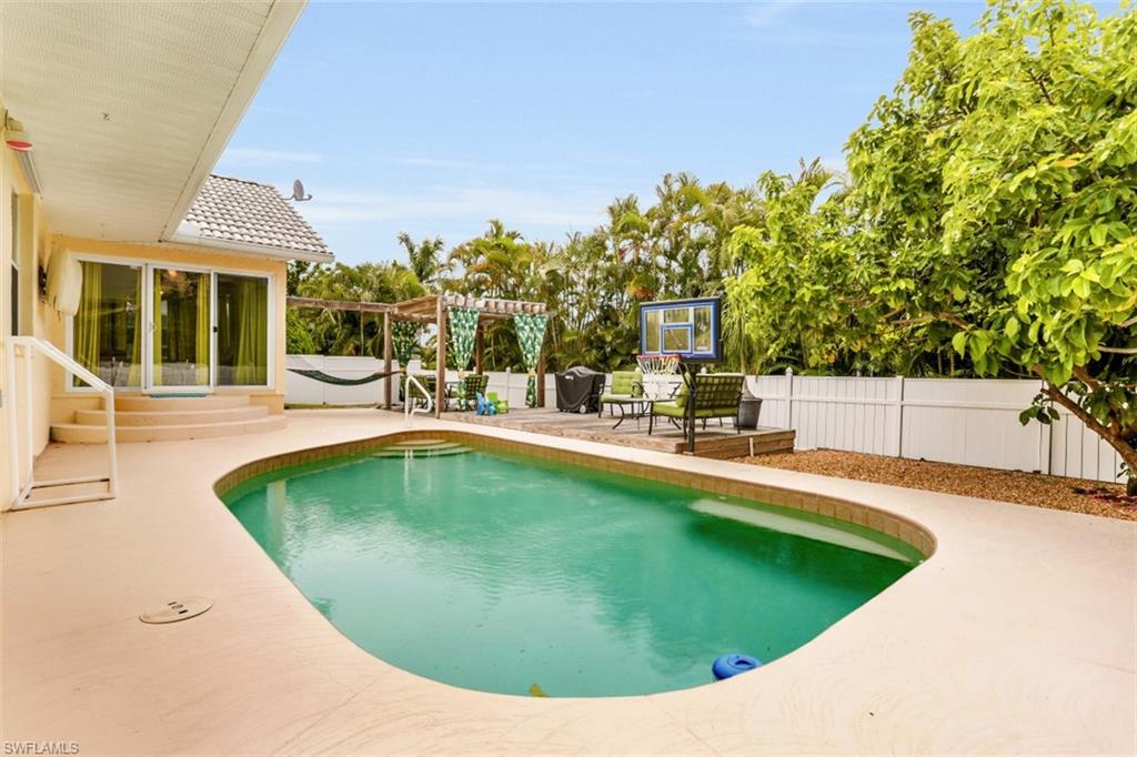 MARCO ISLAND - Residential