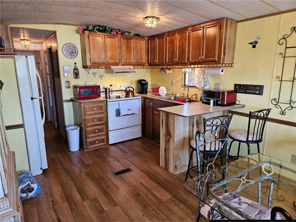 ENCHANTING SHORES - Residential