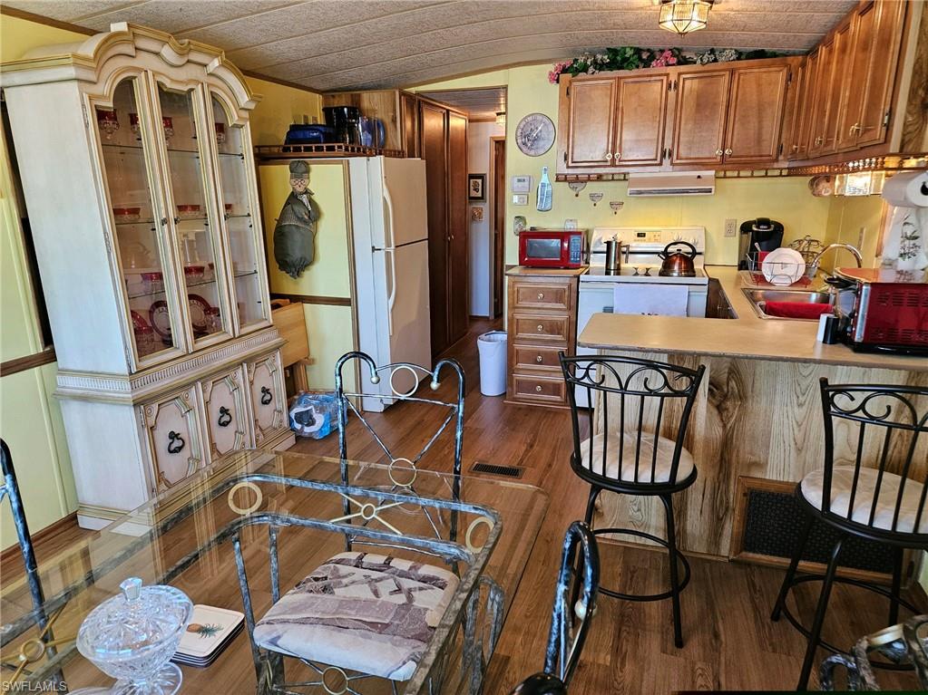 ENCHANTING SHORES - Residential