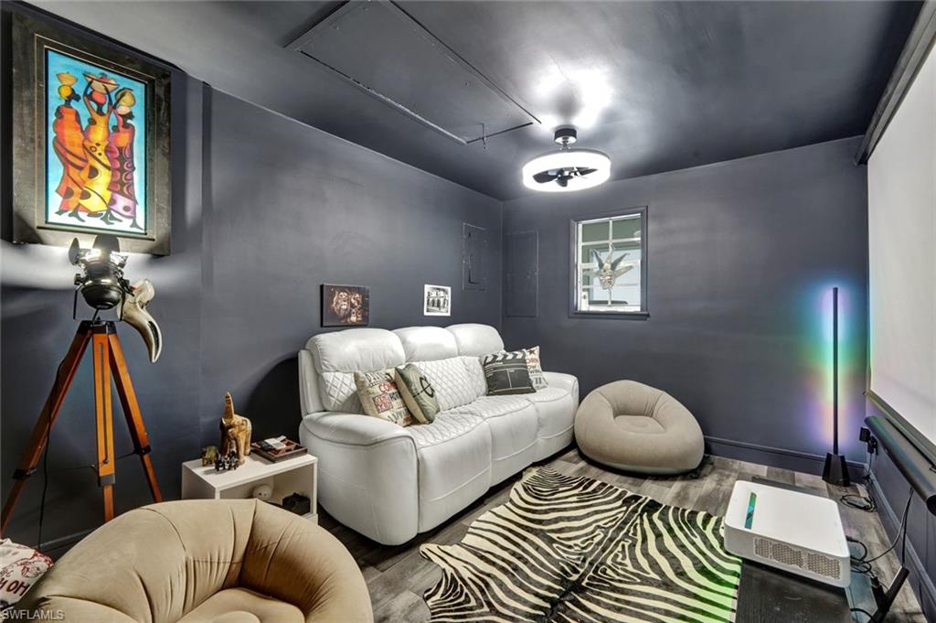 GOLDEN GATE ESTATES - Residential