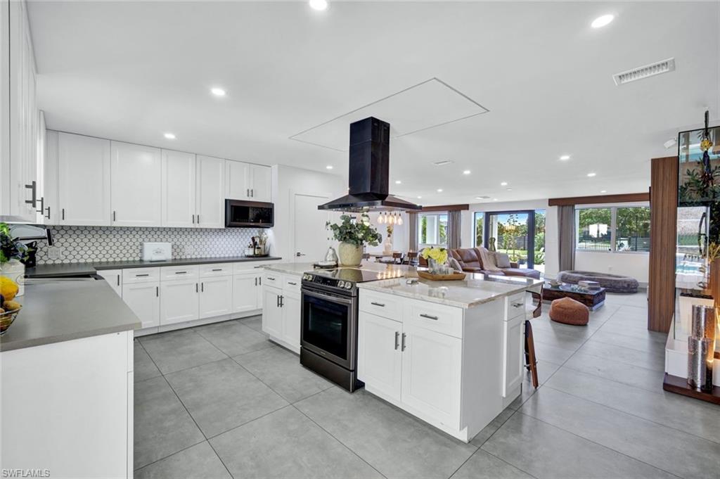 GOLDEN GATE ESTATES - Residential