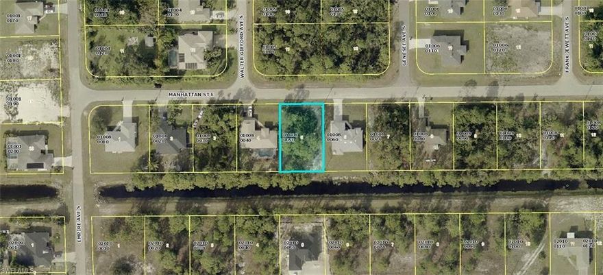 An exciting opportunity awaits in this growing area! Be part of a vibrant community where new construction is booming. This prime location backs up to a canal and puts you close to fantastic golf, shopping, and dining options. Enjoy the added perk of being a short drive from Fort Myers and Punta Gorda airports, two major spring training destinations, and sun-drenched beaches!