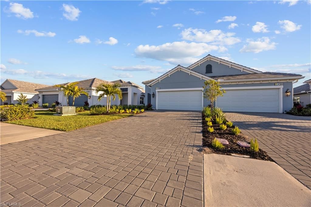 Photo of 4580 Skysail DR, NAPLES, FL 34120 (MLS # 226005625)