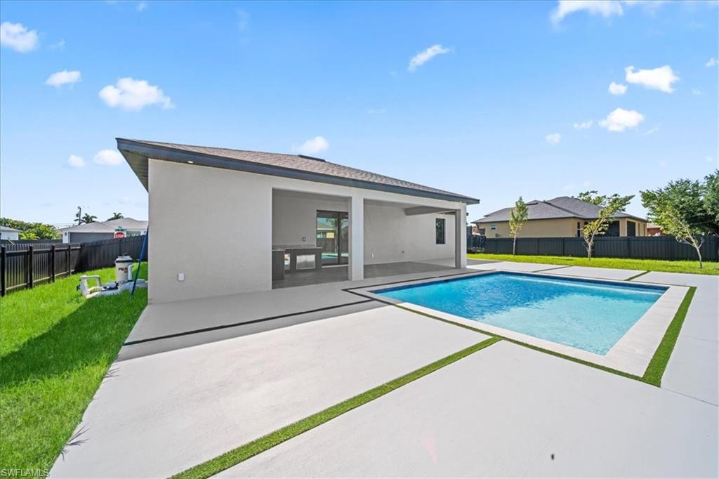 CAPE CORAL - Residential