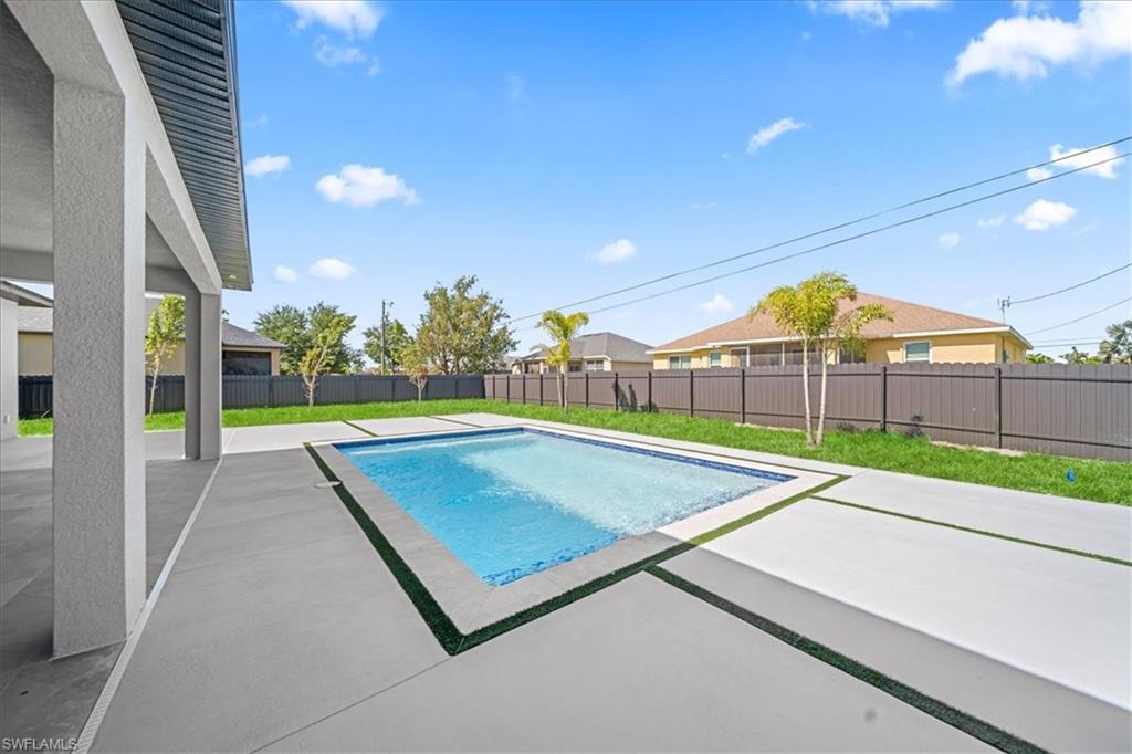 CAPE CORAL - Residential