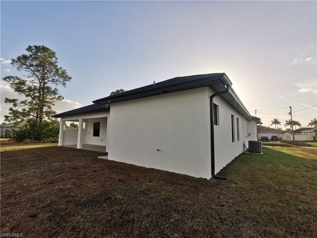 CAPE CORAL - Residential