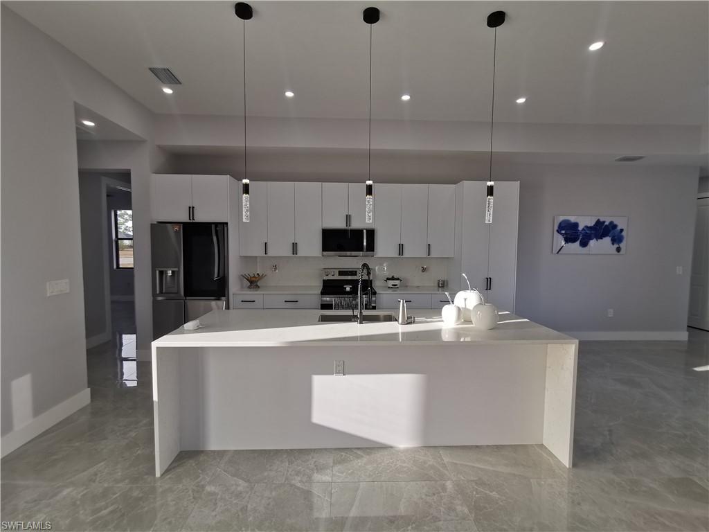 CAPE CORAL - Residential