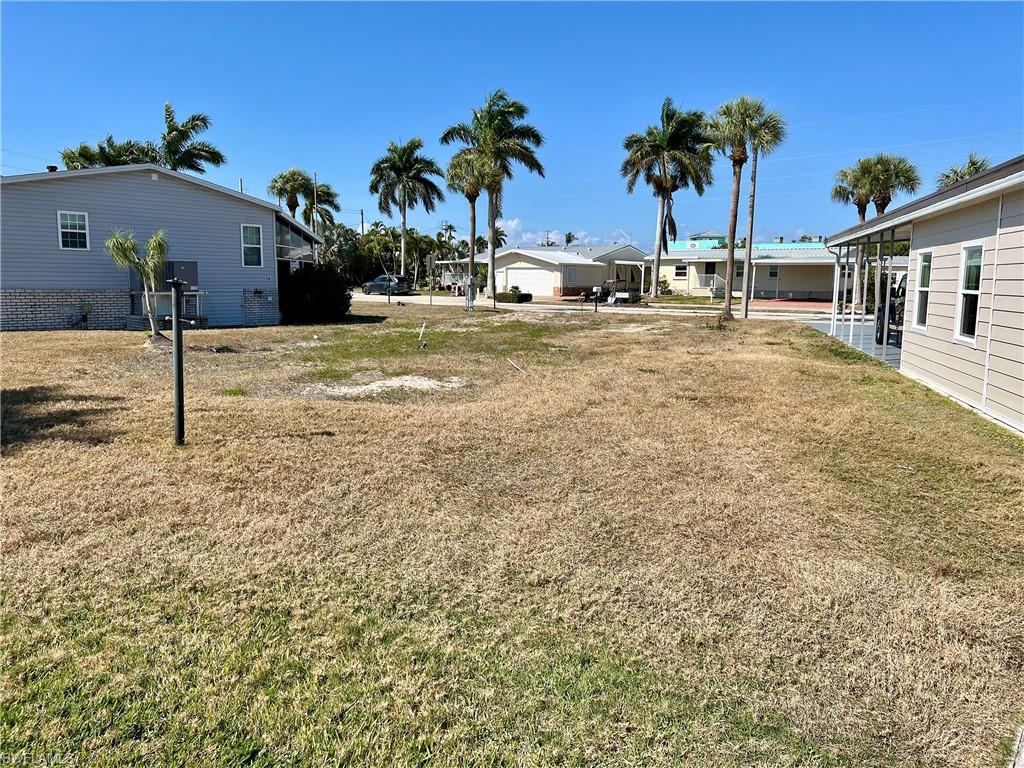 BAYSIDE ESTATES - Land