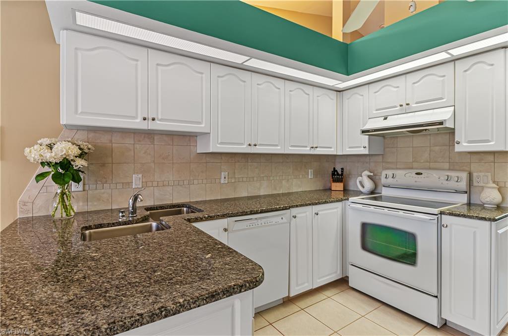 FOUNTAIN LAKES - Residential