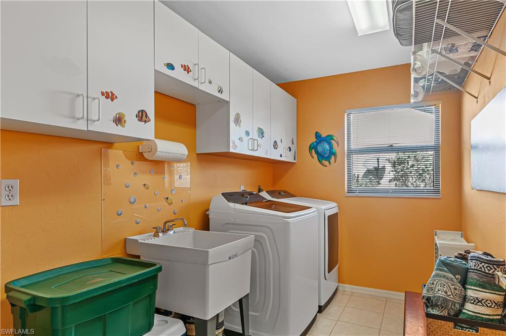 FOUNTAIN LAKES - Residential