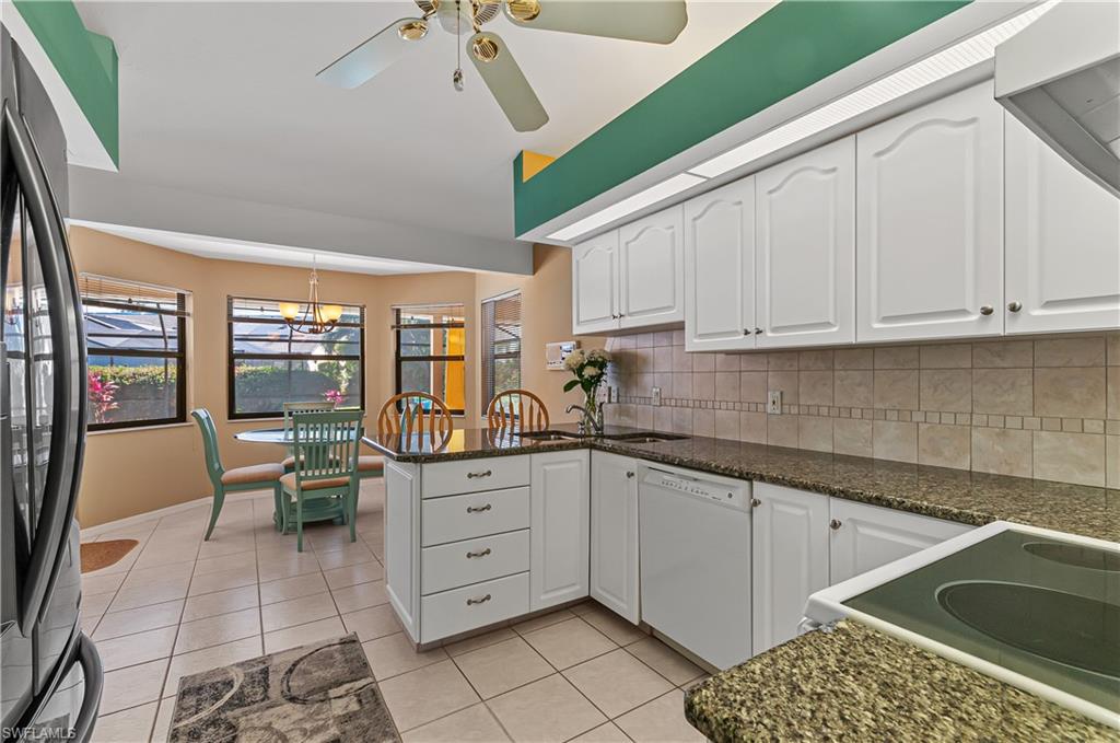 FOUNTAIN LAKES - Residential