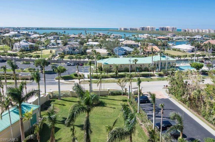 PIER 81 CONDOMINIUM - Residential