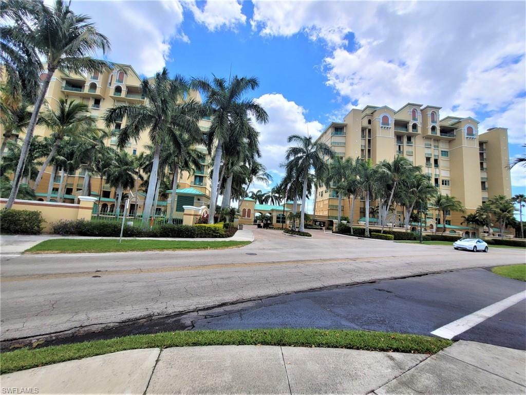 PIER 81 CONDOMINIUM - Residential