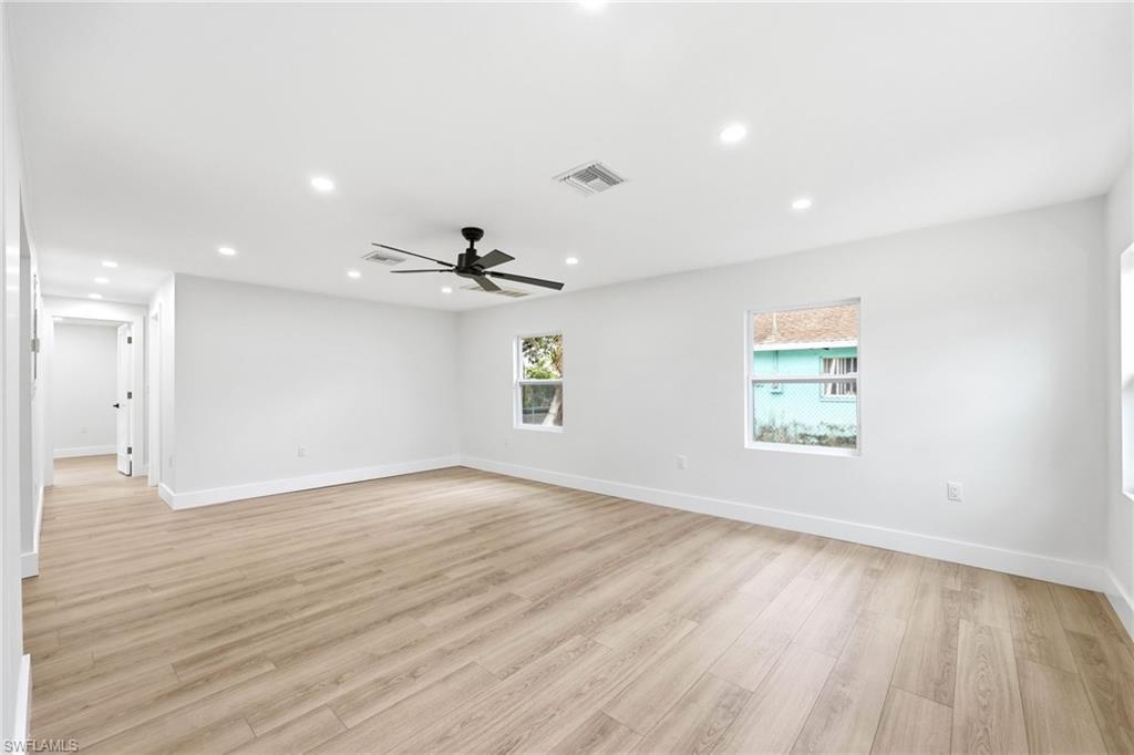 NAPLES MANOR - Residential