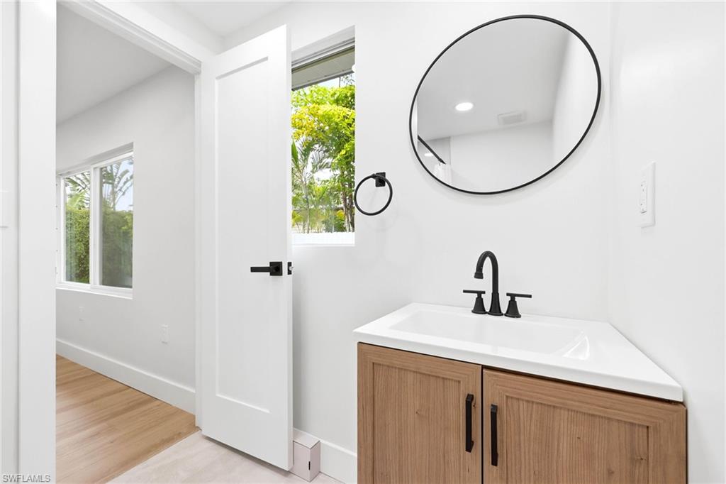 NAPLES MANOR - Residential