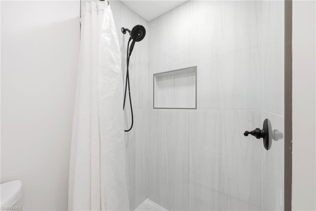 NAPLES MANOR - Residential