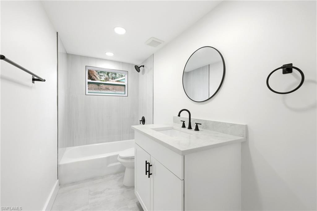 NAPLES MANOR - Residential