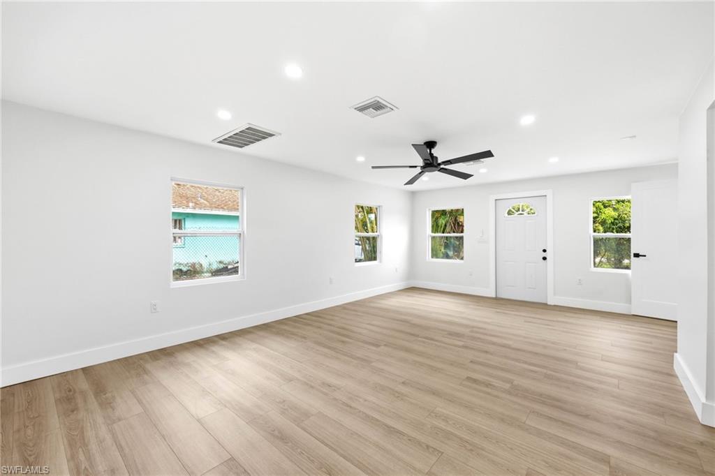 NAPLES MANOR - Residential