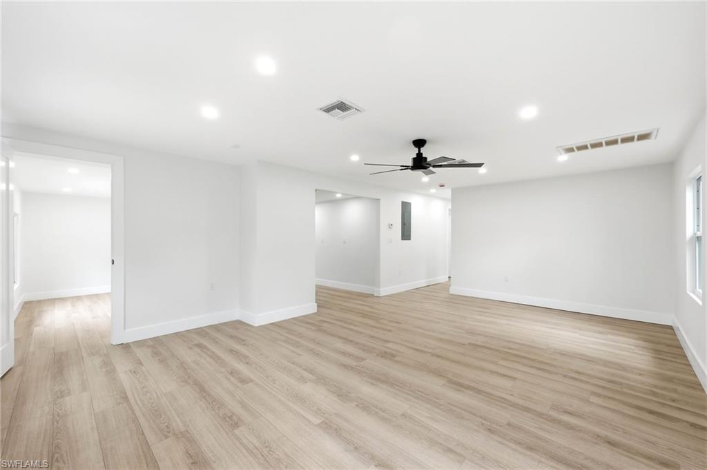 NAPLES MANOR - Residential