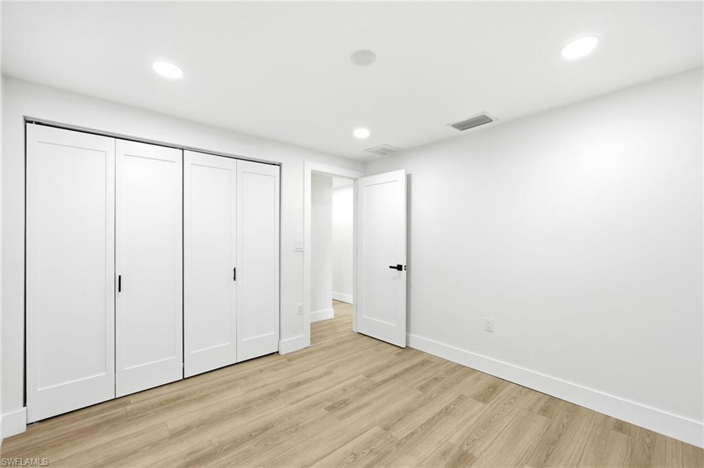 NAPLES MANOR - Residential