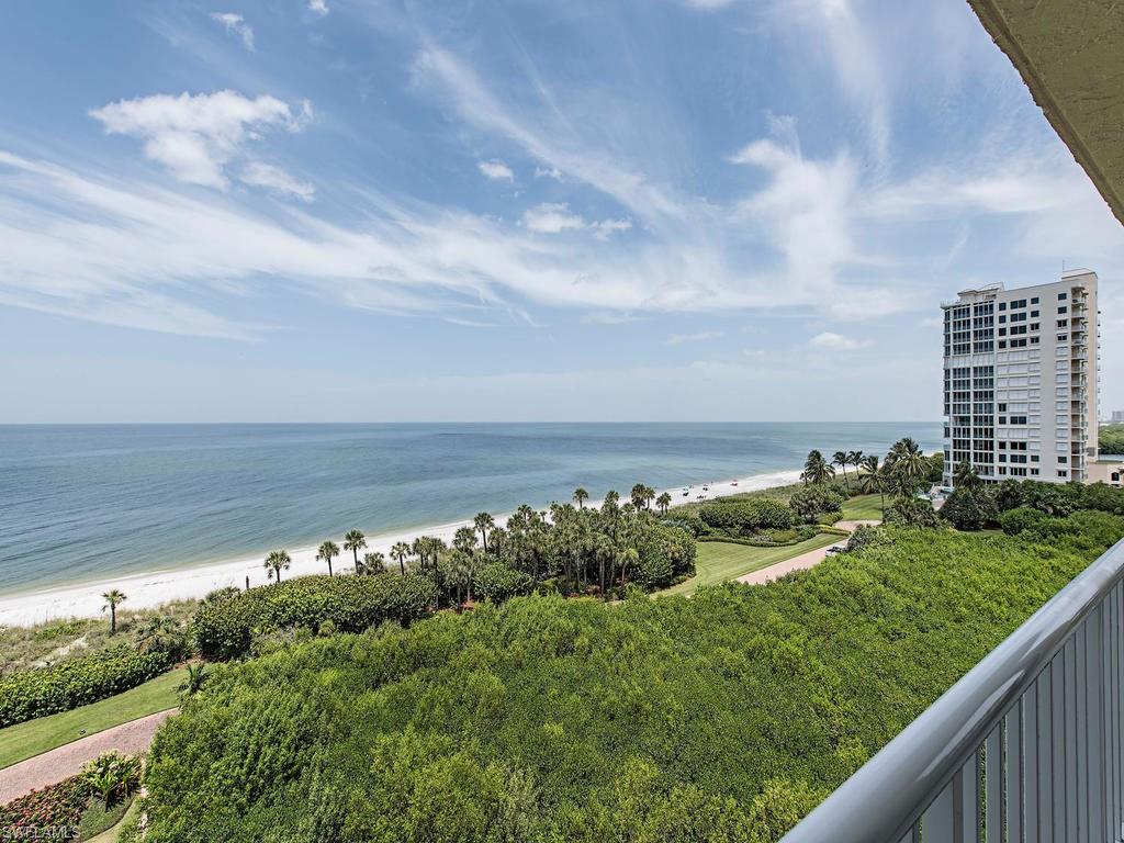 BEACH HOUSE AT NAPLES CAY - Residential