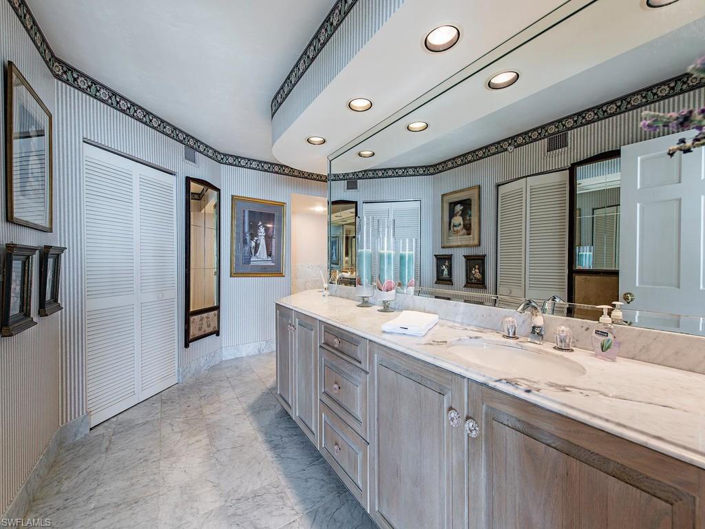 BEACH HOUSE AT NAPLES CAY - Residential