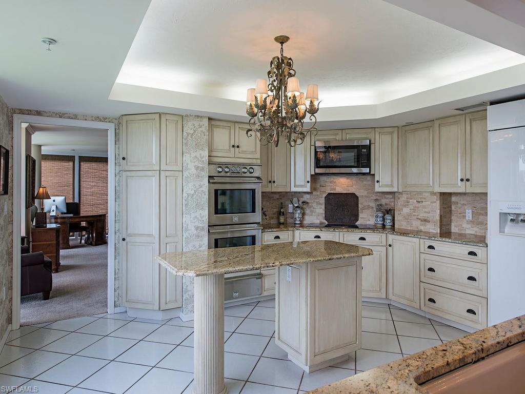 BEACH HOUSE AT NAPLES CAY - Residential