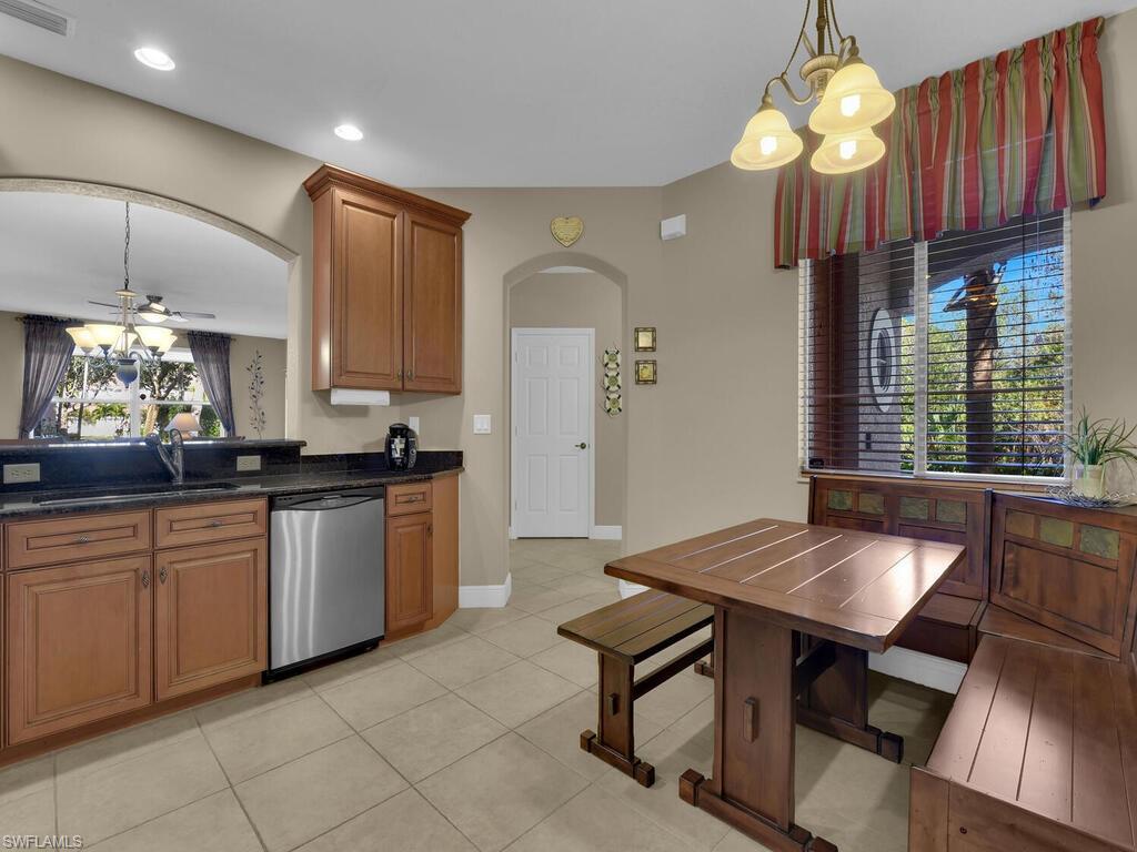 COLONNADE AT FORUM - Residential