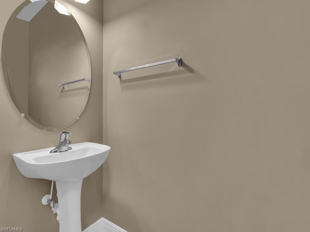 COLONNADE AT FORUM - Residential