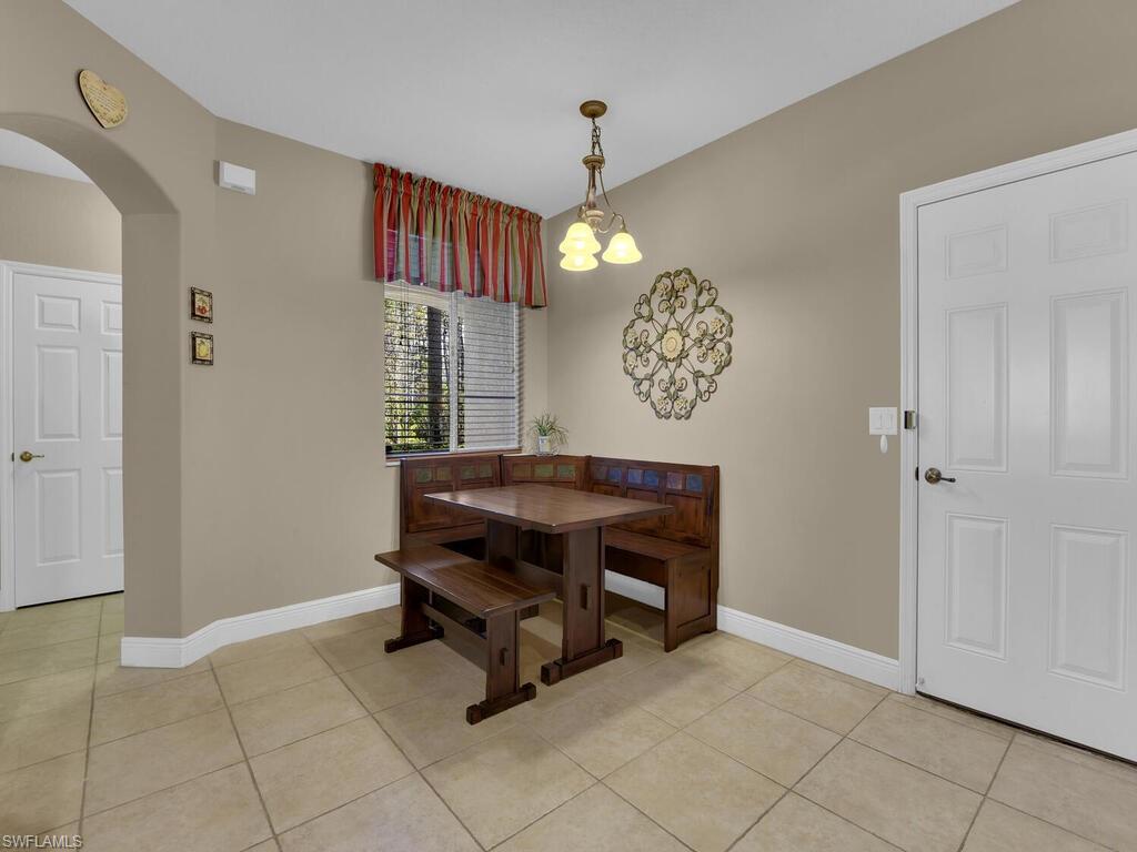 COLONNADE AT FORUM - Residential