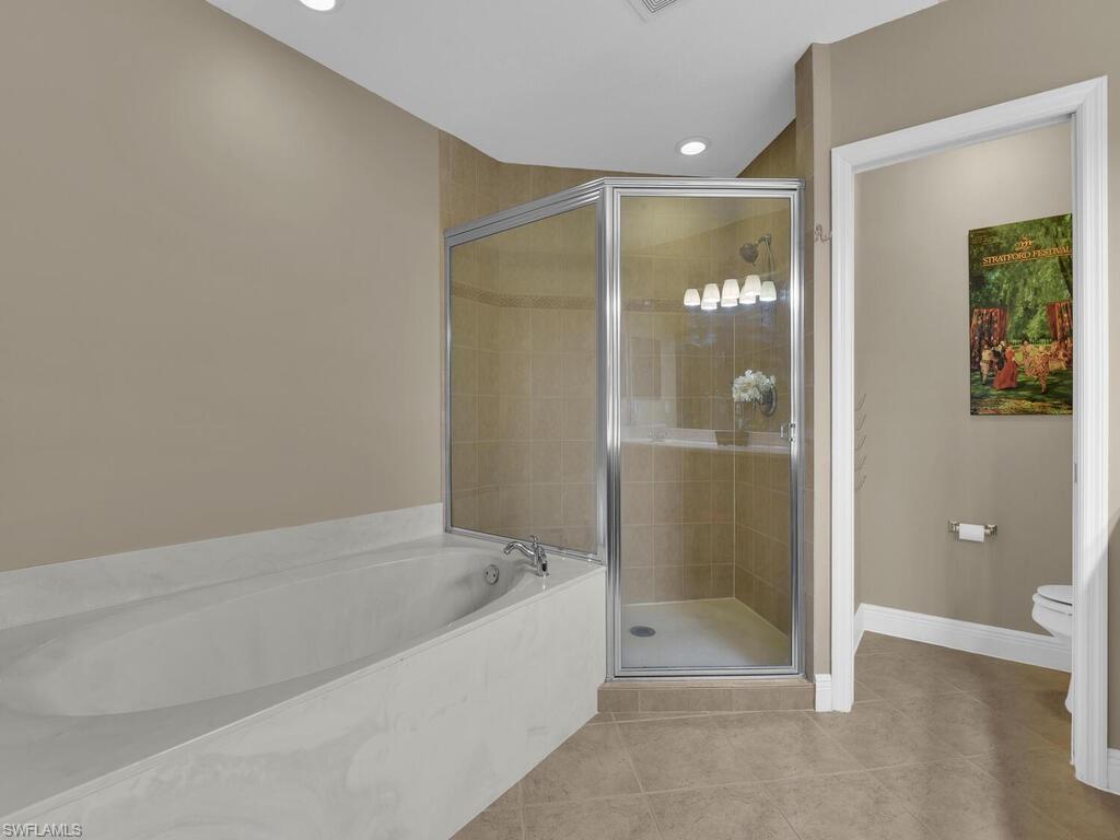 COLONNADE AT FORUM - Residential