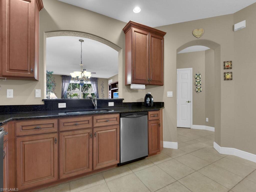 COLONNADE AT FORUM - Residential