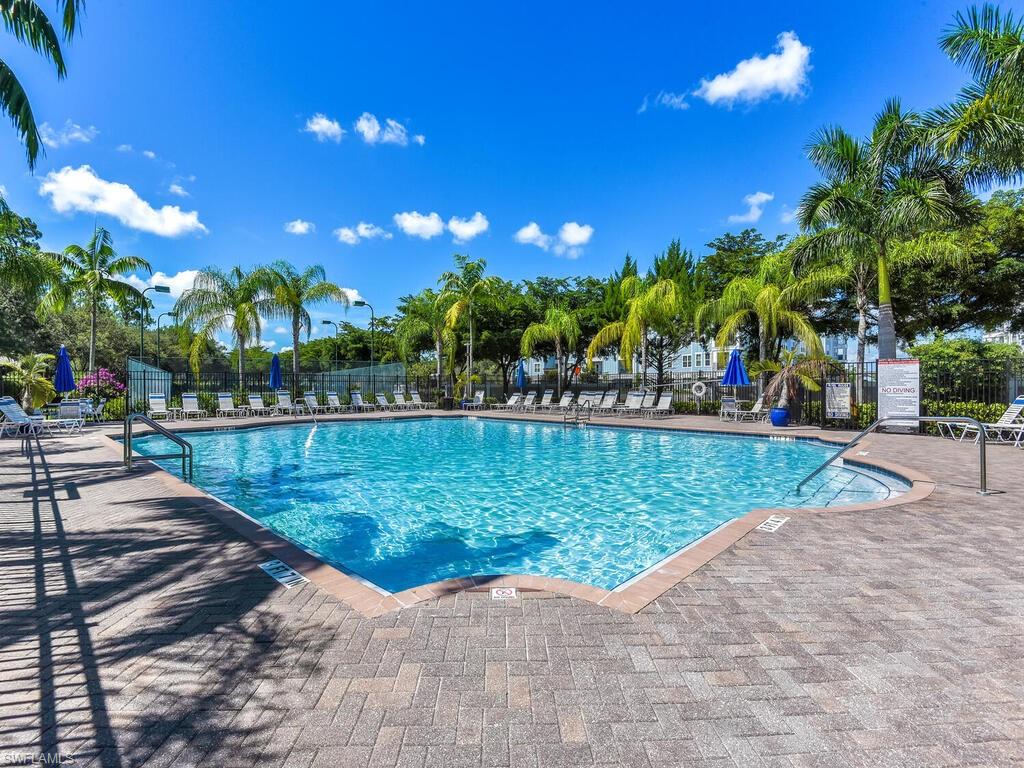COLONNADE AT FORUM - Residential