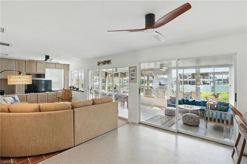 ISLAND HARBORS - Residential