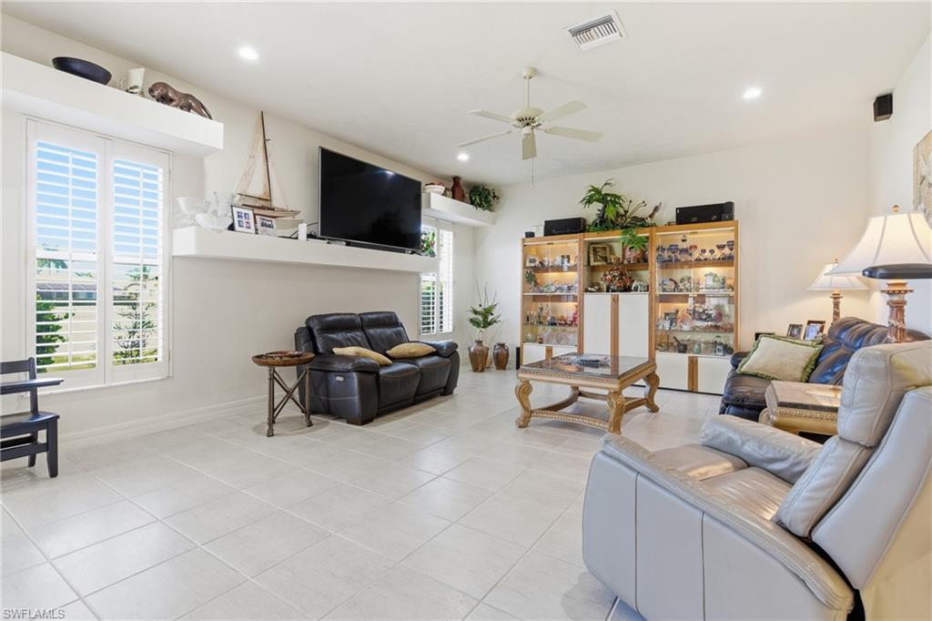 SPANISH WELLS - Residential