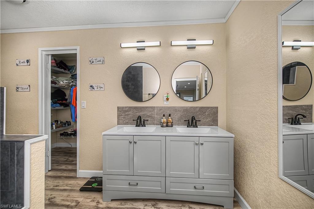 MONTURA - Residential