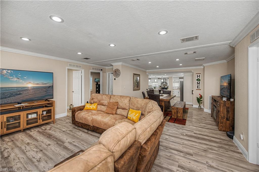 MONTURA - Residential