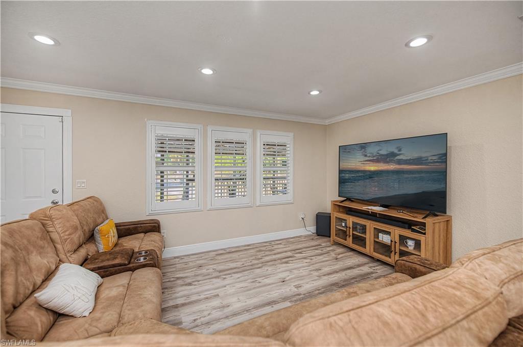 MONTURA - Residential