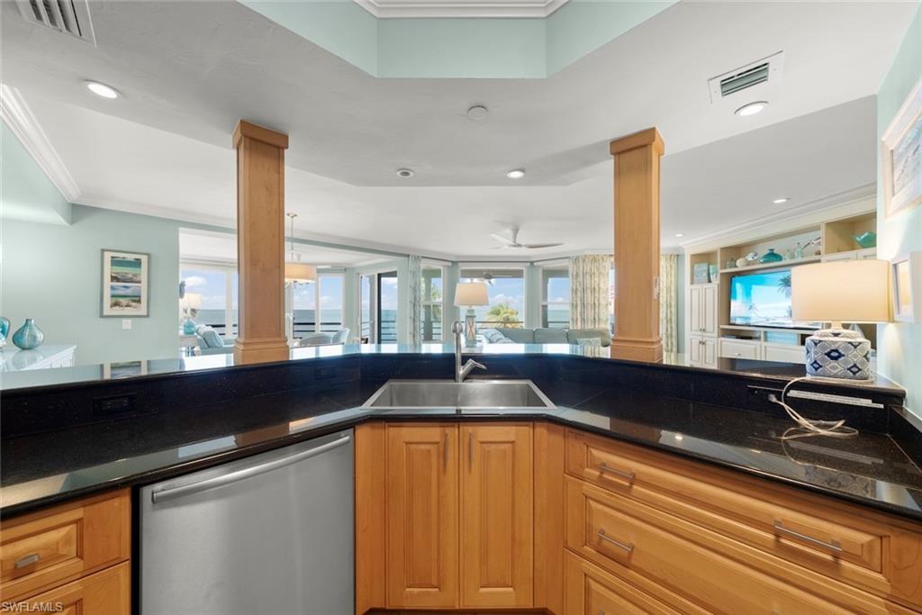 LANDS ENDS VILLAGE CONDO - Residential